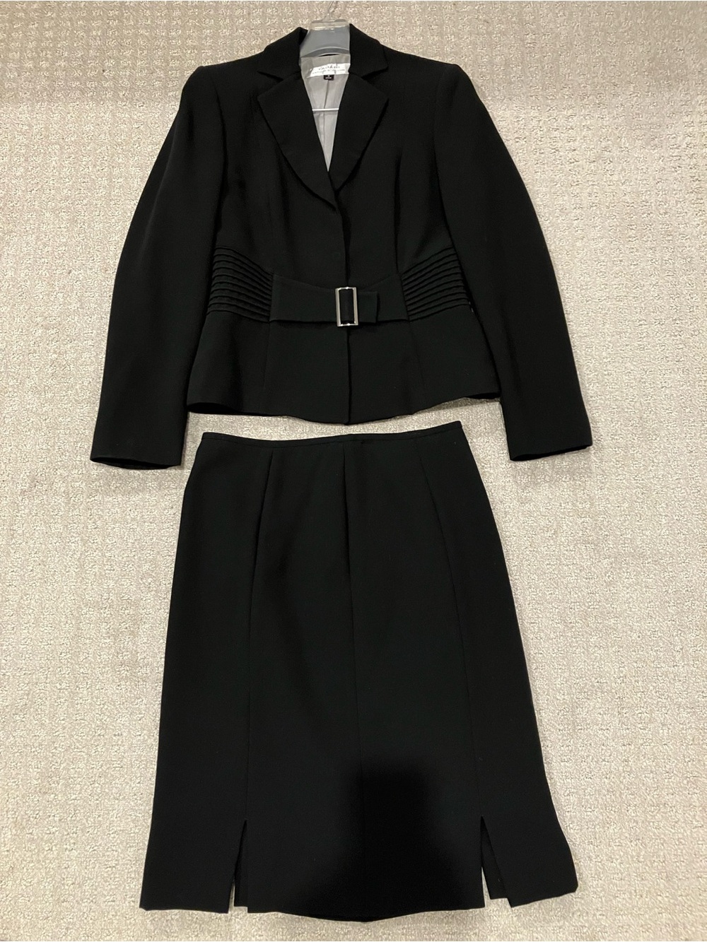 Tahari Arthur S Levine Black Skirt Suit Size 6 2 Piece Set Career Business